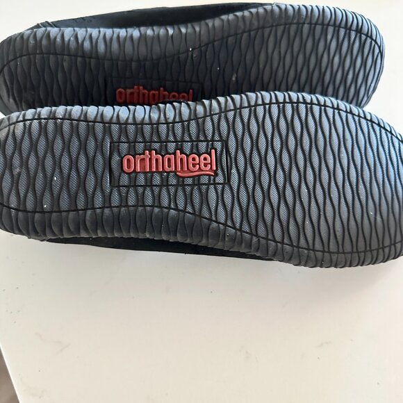 Ladies black leather Mary Jane style flats - Picture 4 of 4